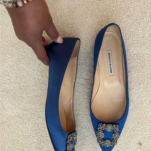 The Carrie Bradshaw shoe!  But these are flats! Worn just one day! Weddi… - Picture 3 of 4